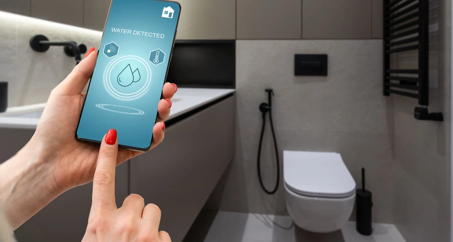 Cell phone app alerts homeowner of a water concern